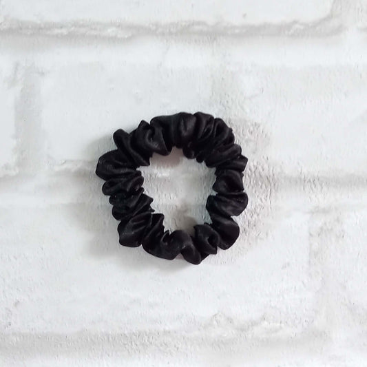 Skinny hair scrunchie in black satin