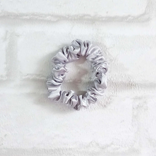 Skinny hair scrunchie in silver satin